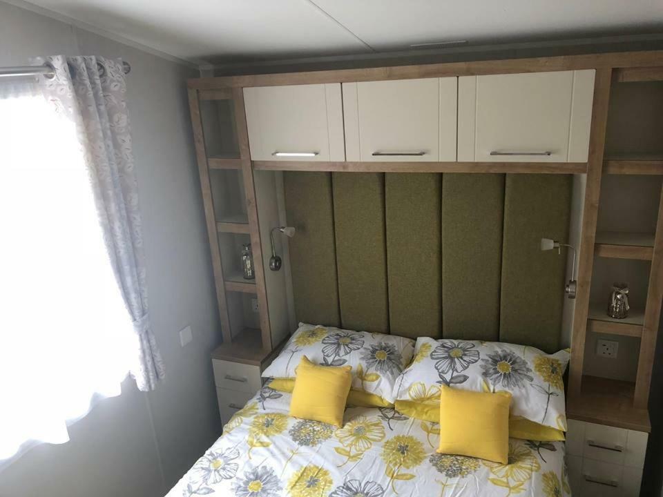 Holiday home Dees Hot Tub Breaks At Lakes Jet 4 Tattershall